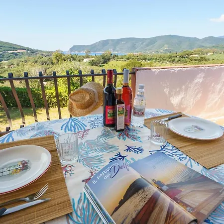 Apartment Due Golfi Lacona