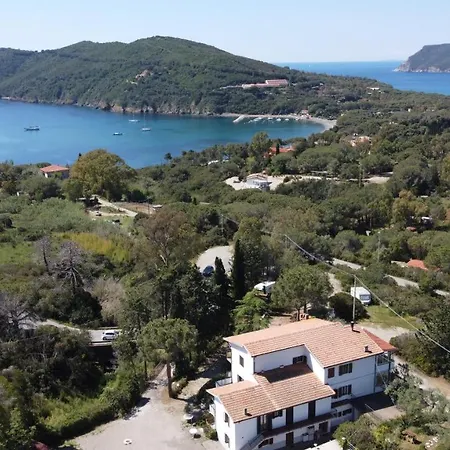 Due Golfi Apartament Lacona