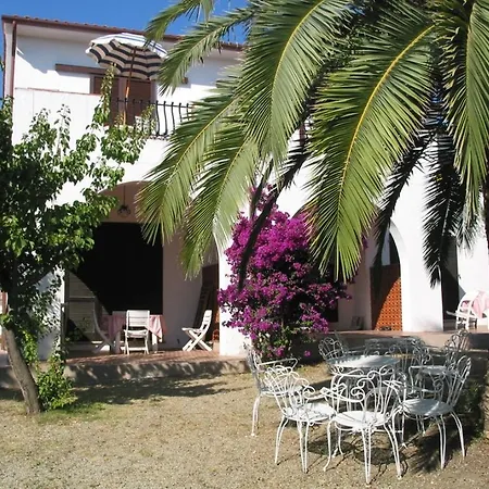 Due Golfi Apartment *